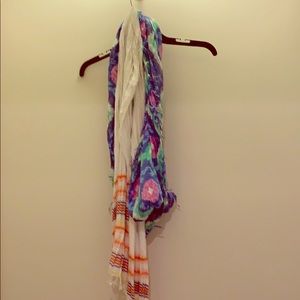 American Eagle Outfitters‎ Scarves